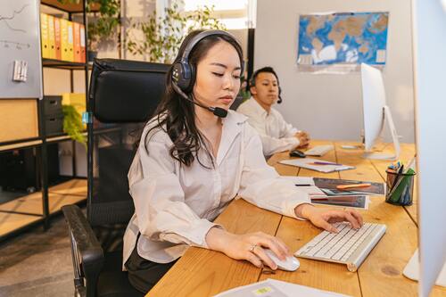 How to Add Live Chat to a Small Online Store