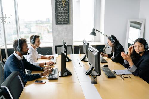 Affordable AI Customer Support Software for Startups (How to Choose the Right Tool)
