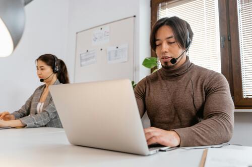 Self-Service Customer Support Tools for Websites (How They Work)