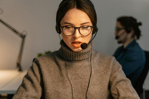 24/7 Customer Support Tools Without Hiring Staff (AI Guide)