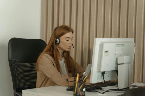 How to Automate Customer Emails Using AI Tools